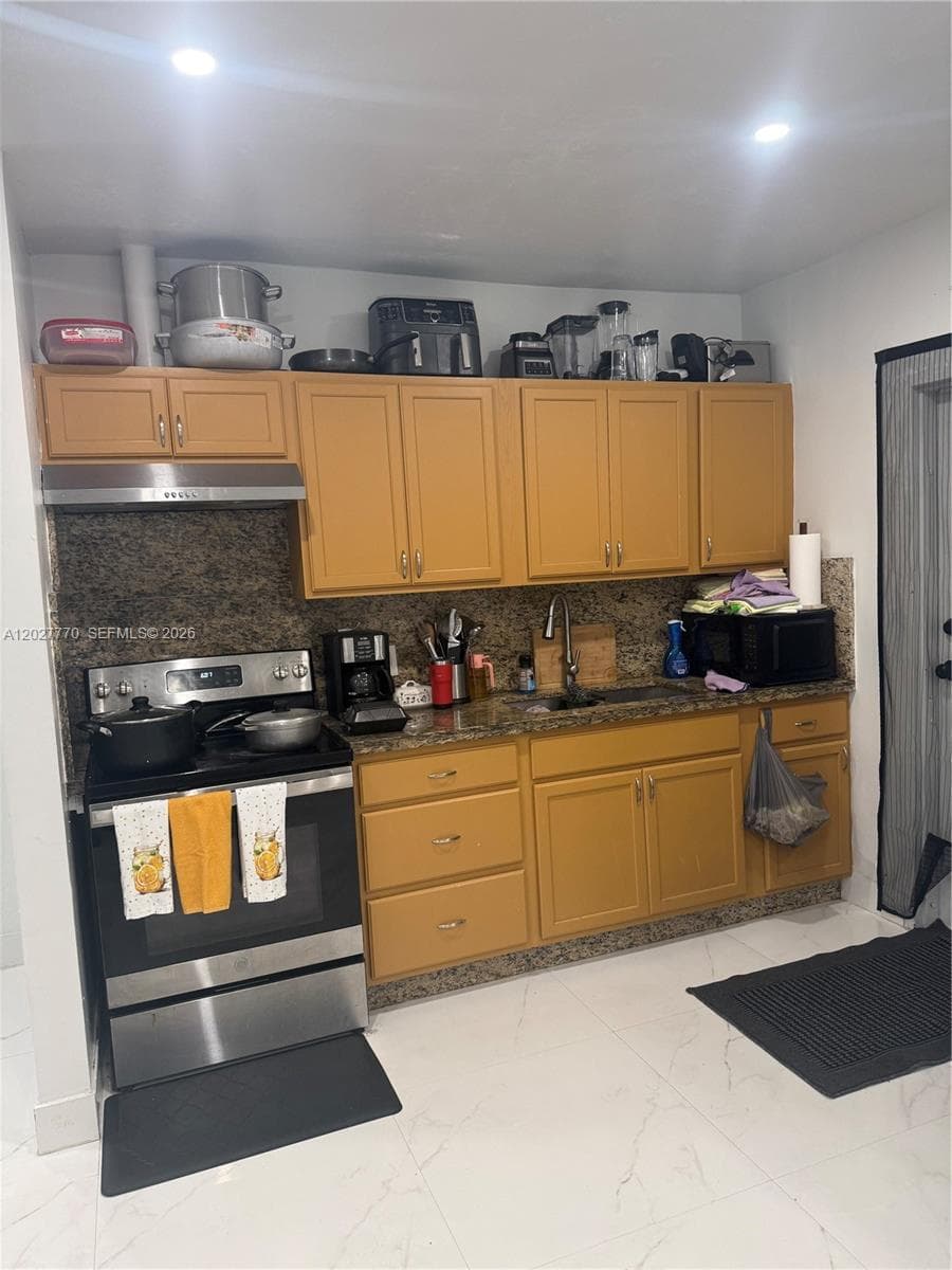 1750 NW 55th Ter photo 21