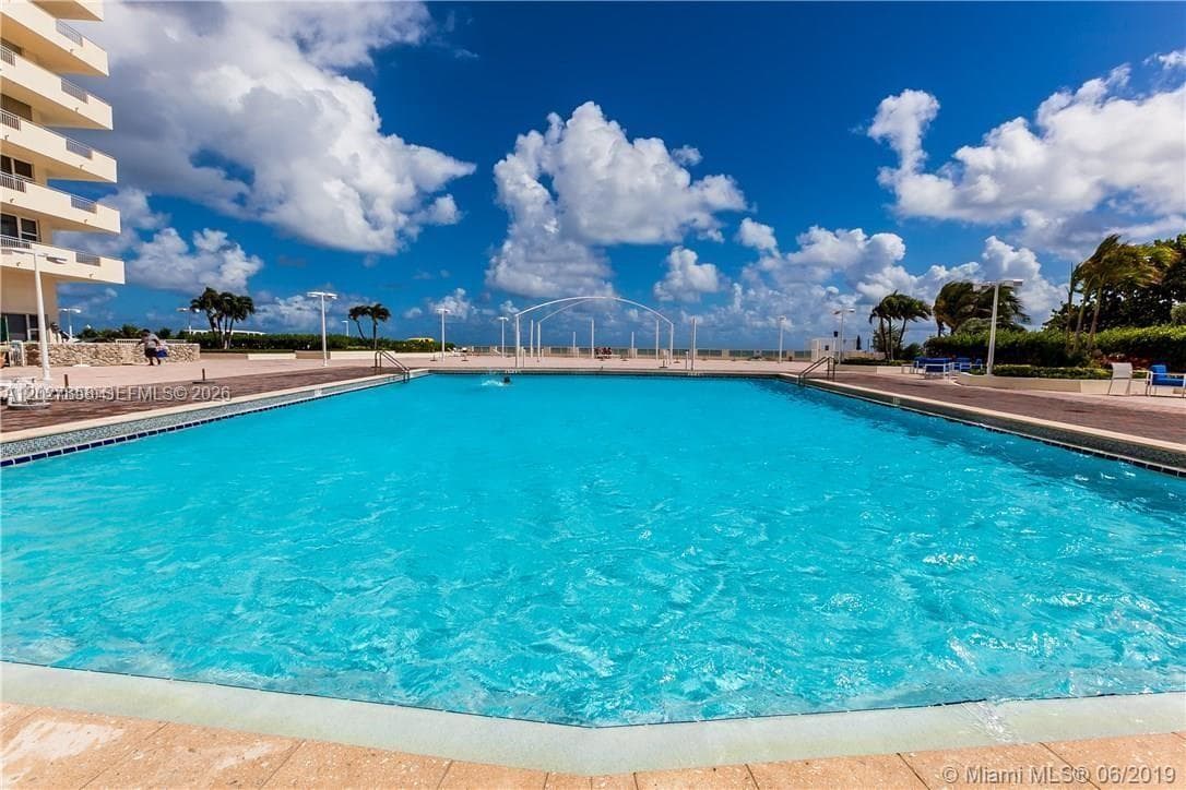 PARKER DORADO CONDO · #605 in Hallandale Beach - Photo 7