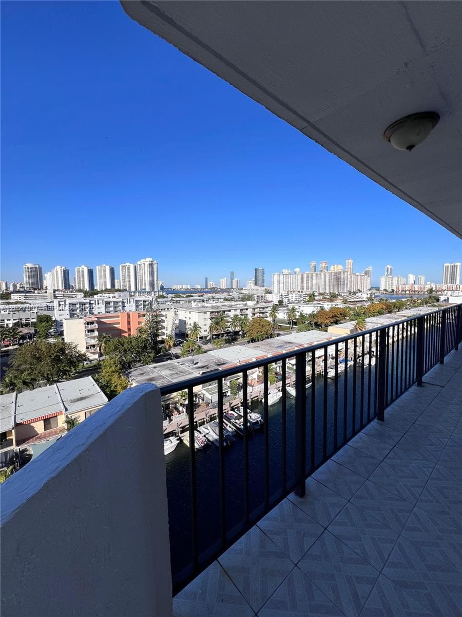 CORAL ISLE WEST · #1004 in North Miami Beach - Photo 5