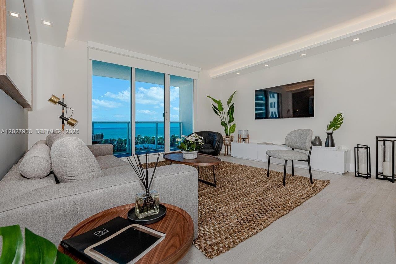 Roney Palace · #739 in Miami Beach - Photo 2