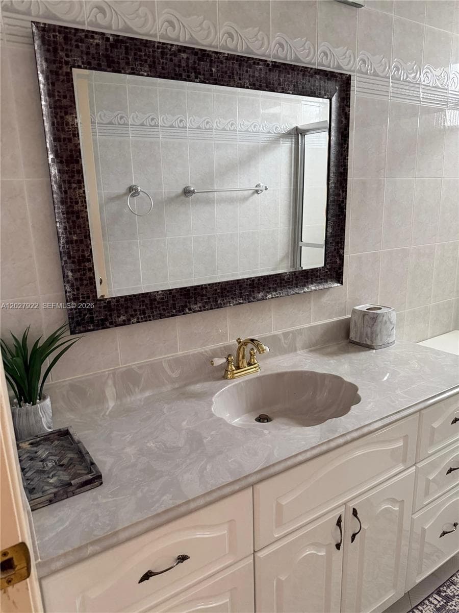 OLYMPUS CONDO PHASE · #1712 in Hallandale Beach - Photo 12