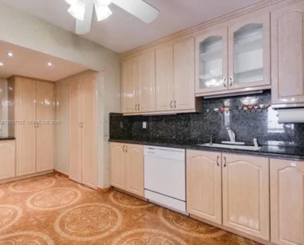 OLYMPUS CONDO PHASE · #1712 in Hallandale Beach - Photo 5