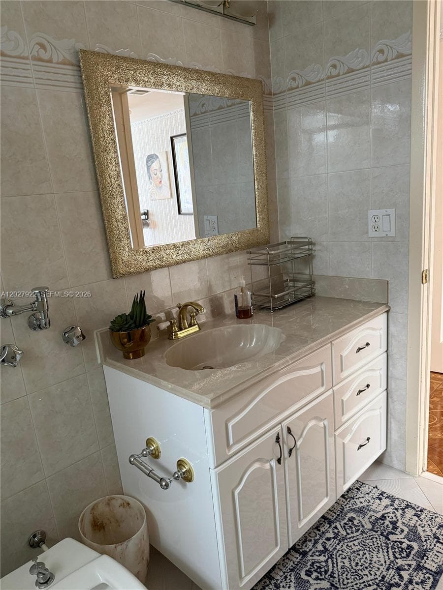 OLYMPUS CONDO PHASE · #1712 in Hallandale Beach - Photo 14