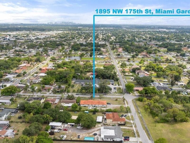 1895 NW 175th St photo 4