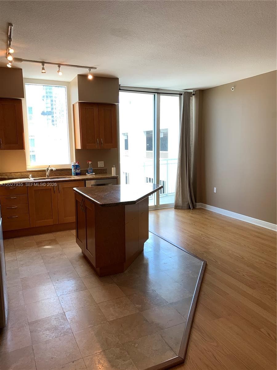 DUO CONDO WEST · #606W in Hallandale Beach - Photo 3