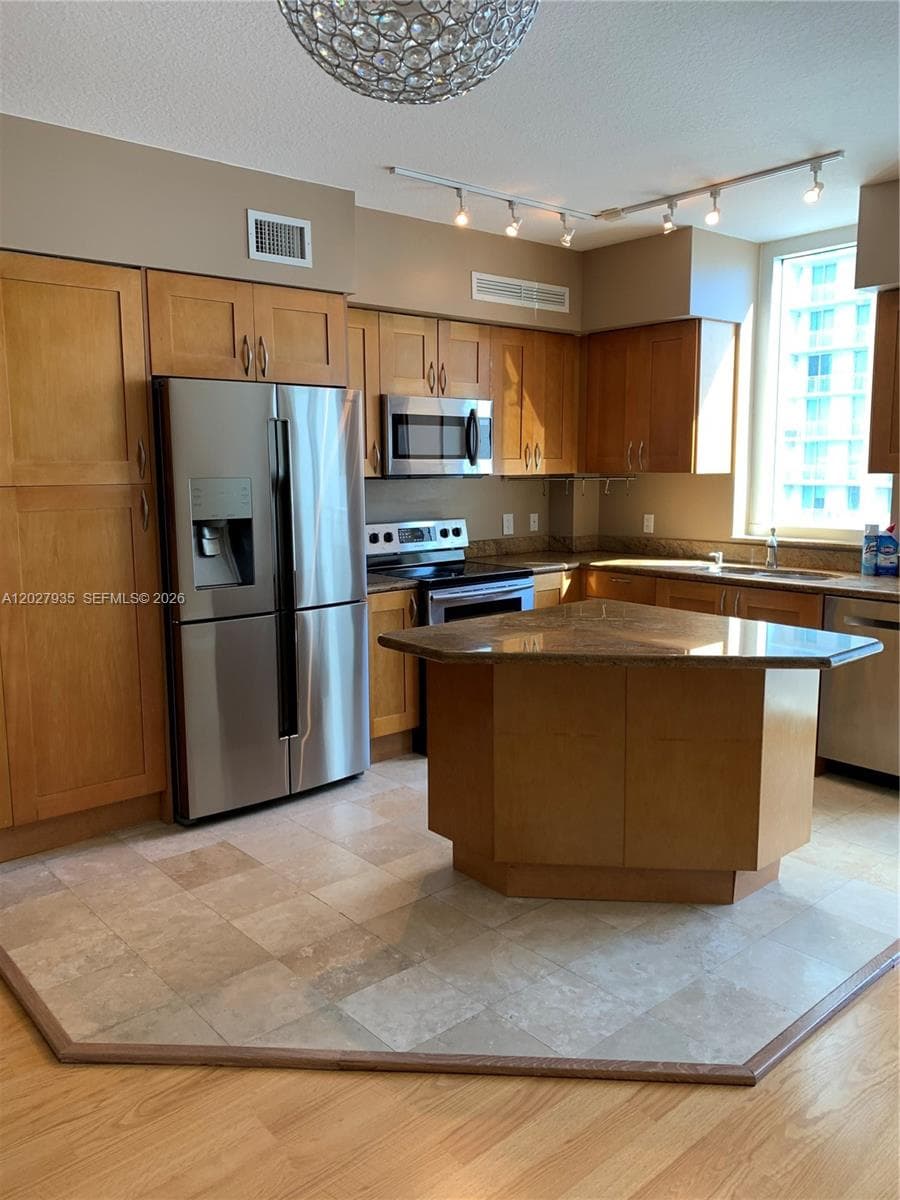 DUO CONDO WEST · #606W in Hallandale Beach - Photo 4