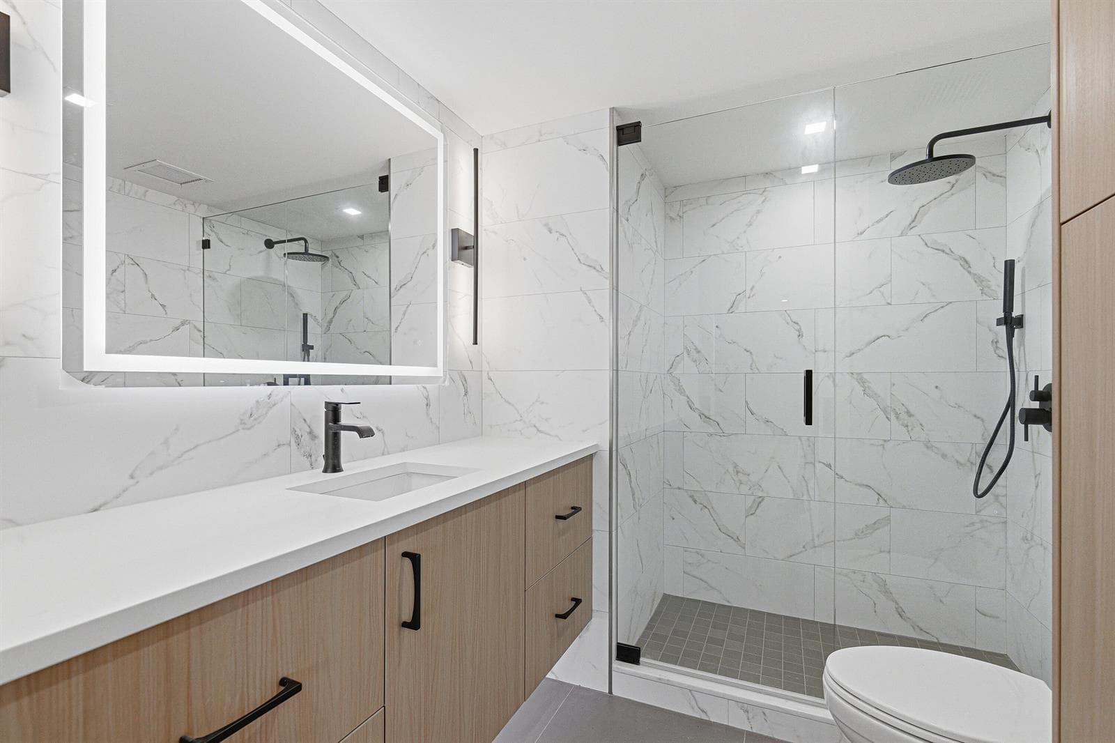 Bedroom2-Bathroom (1)