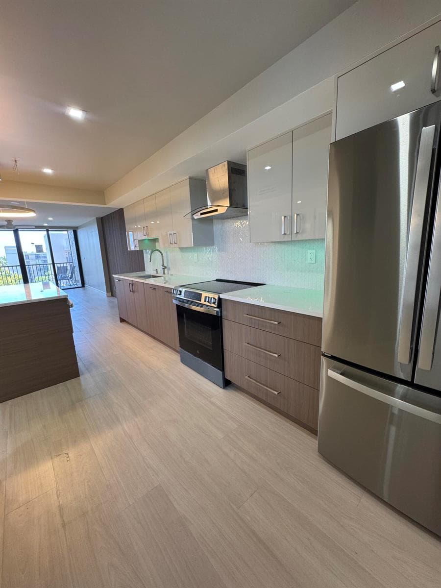 603 KITCHEN 1