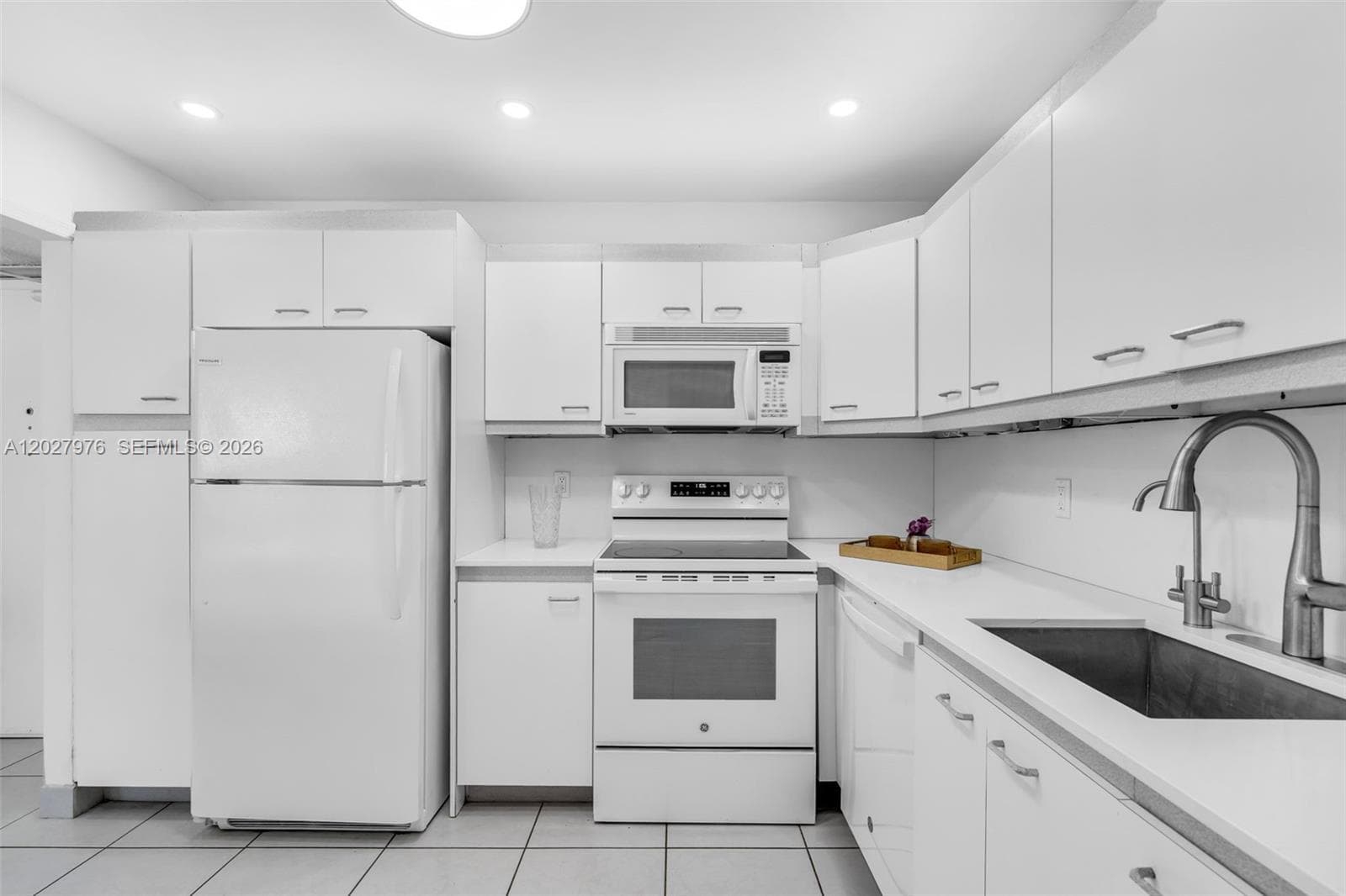 MANATEE CONDO · #503 in Surfside - Photo 9