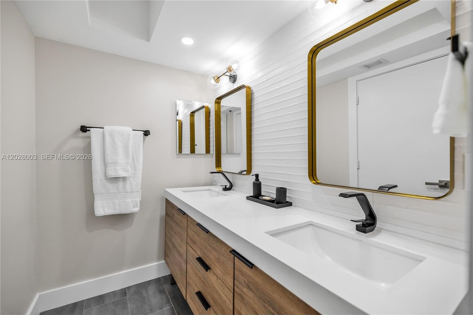 THE COLLINS CONDO · #1404 in Miami Beach - Photo 15
