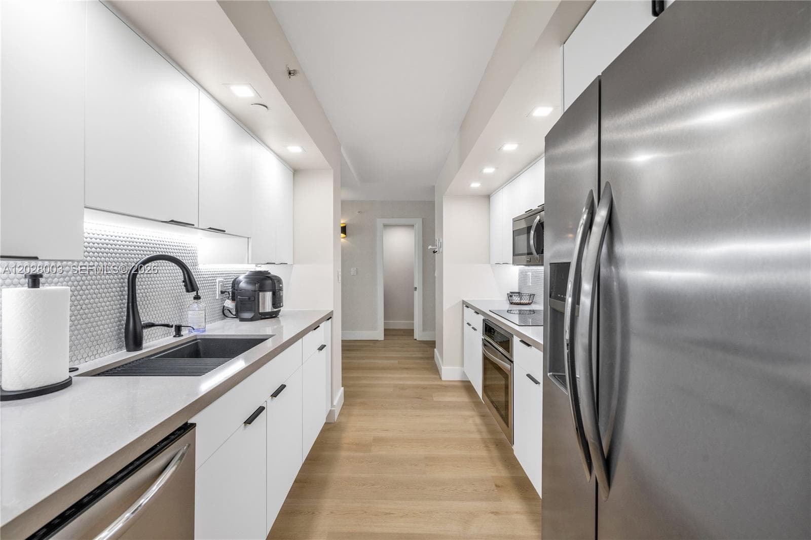 THE COLLINS CONDO · #1404 in Miami Beach - Photo 4