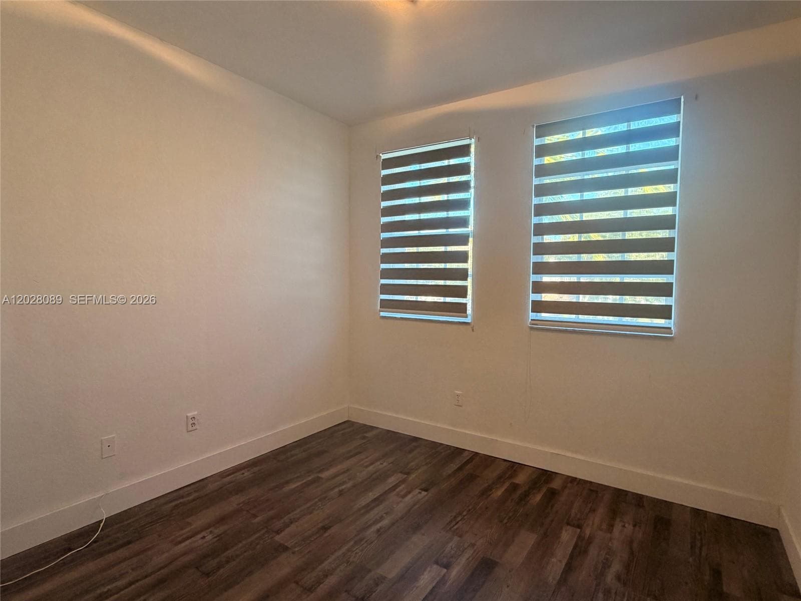 662 NE 21st Ter photo 28