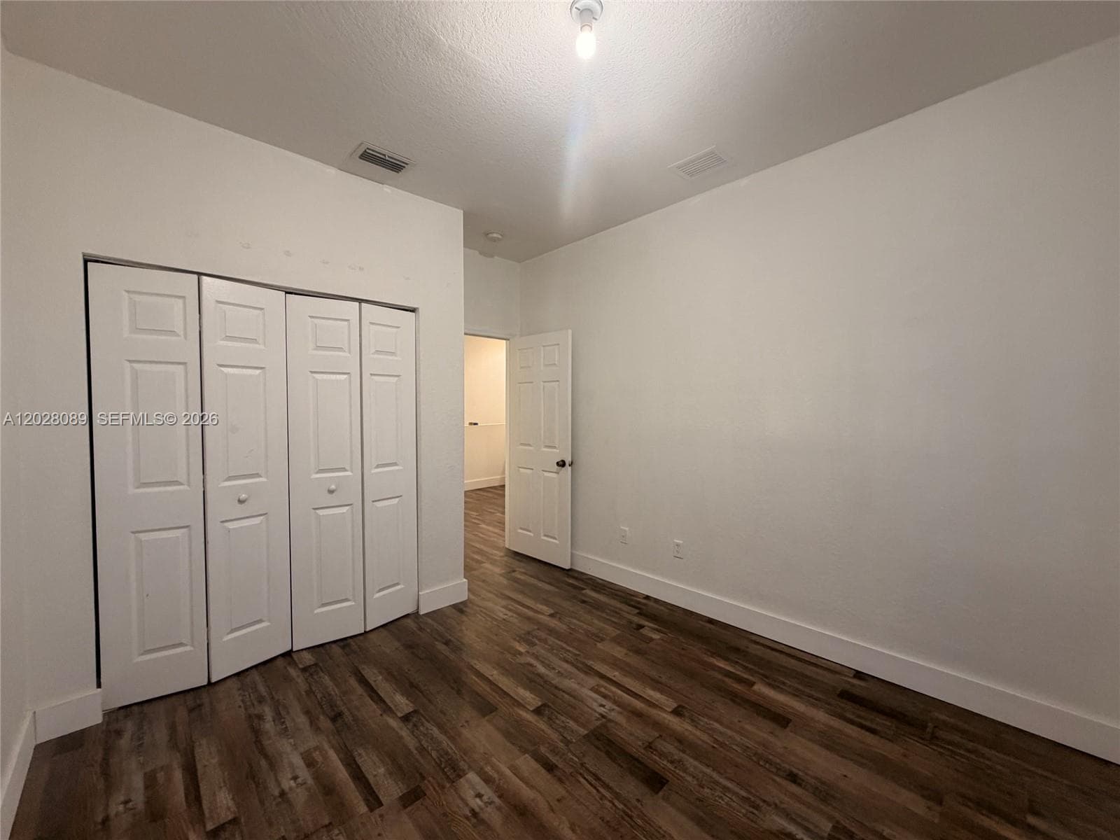 662 NE 21st Ter photo 33