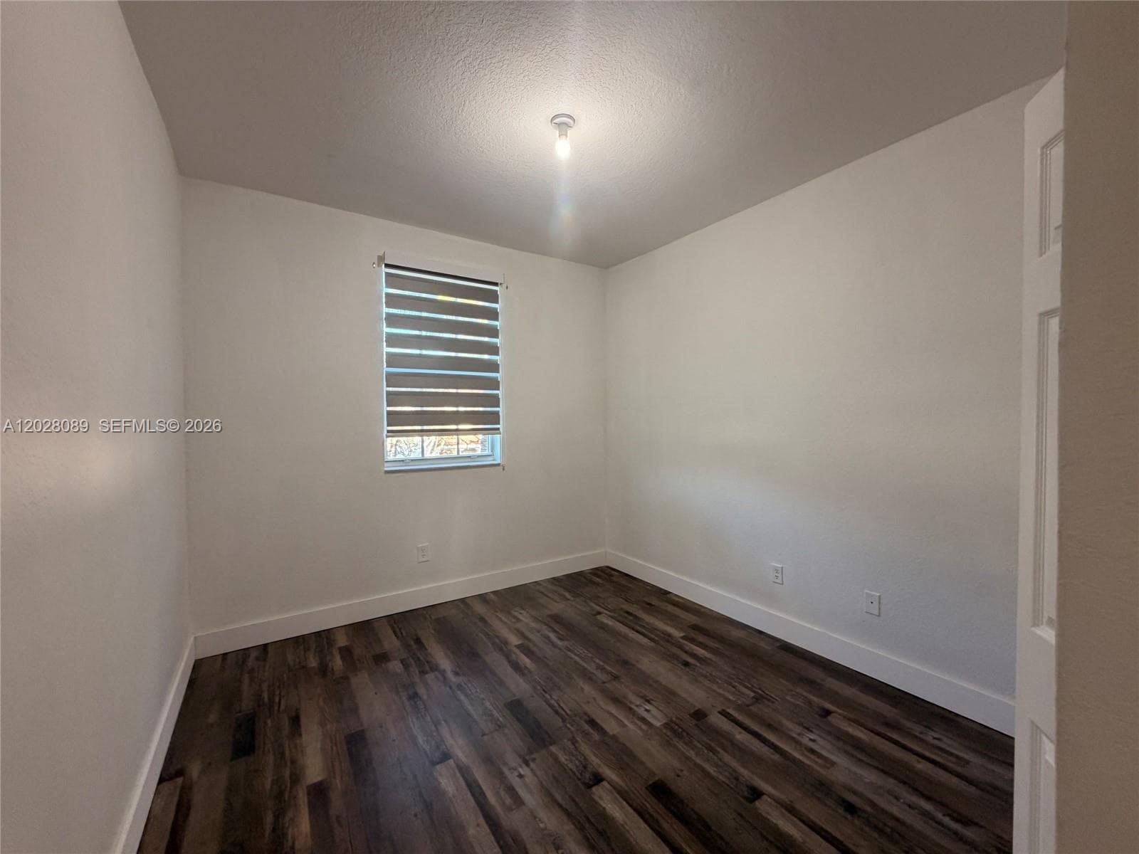 662 NE 21st Ter photo 31