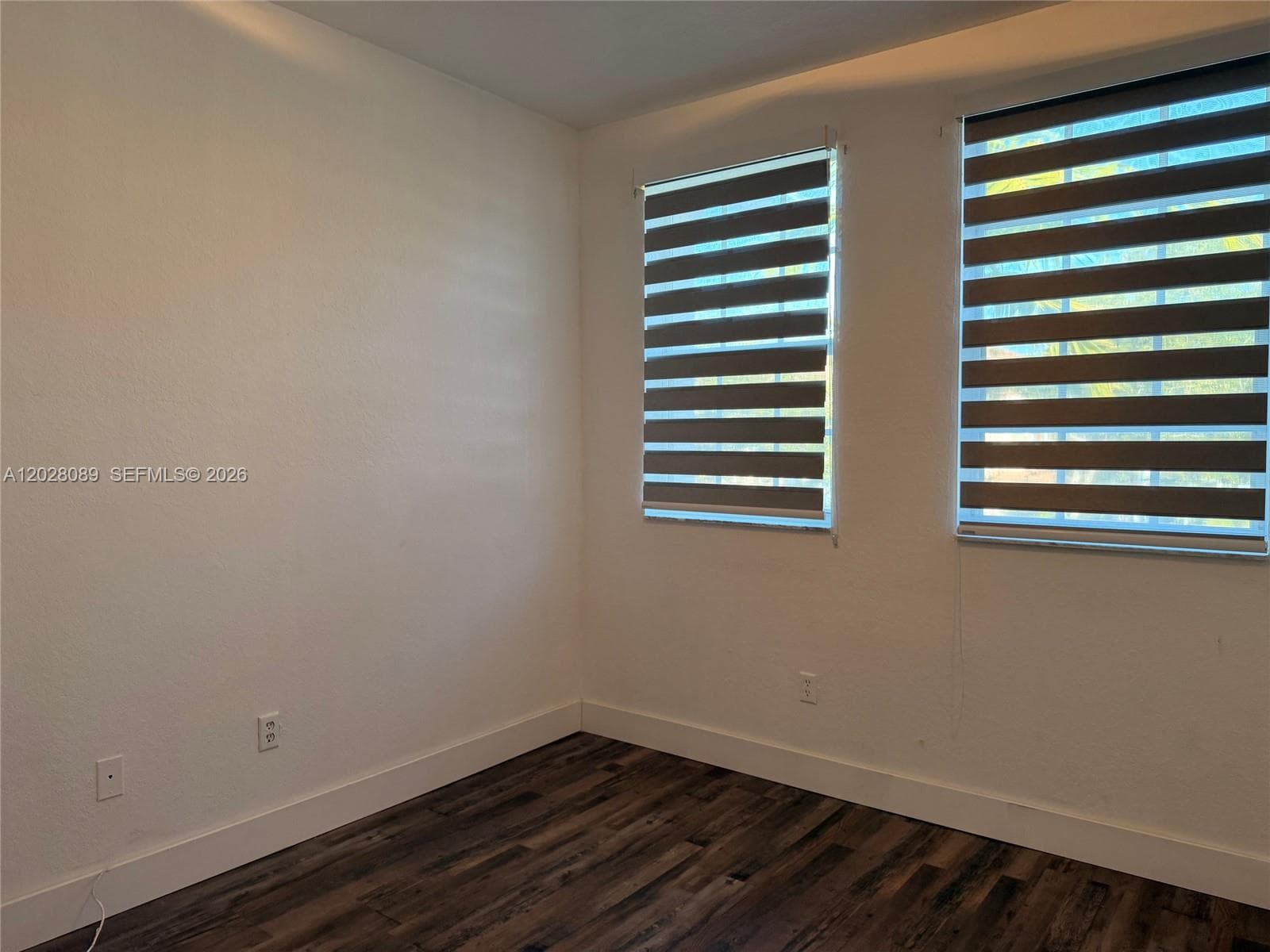 662 NE 21st Ter photo 29