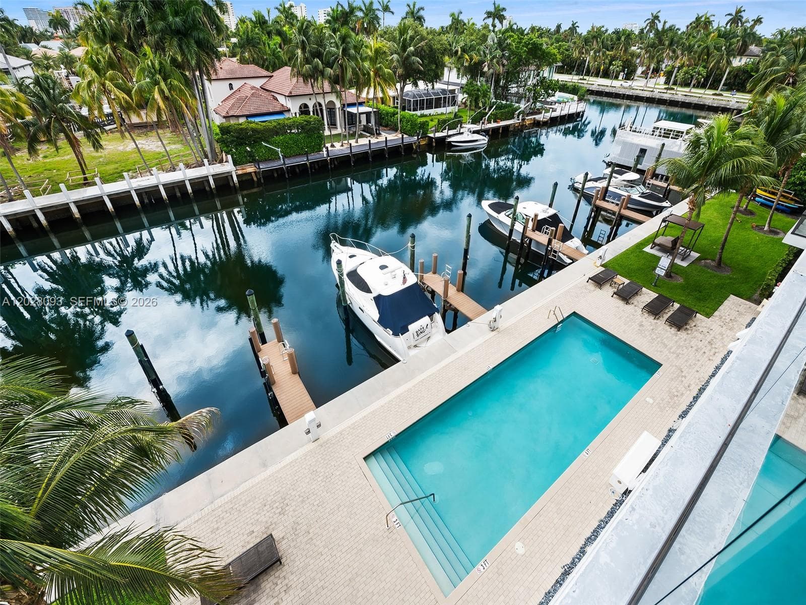 AQUALUNA · #403 in Fort Lauderdale - Photo 1