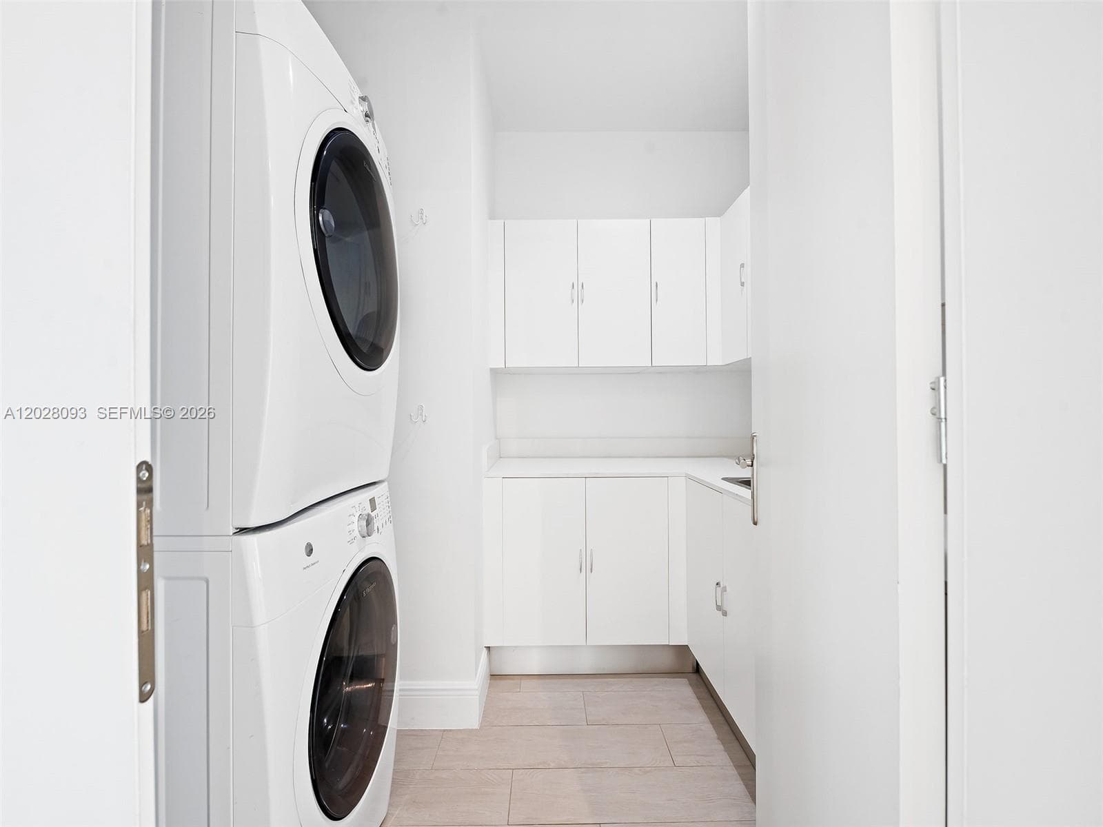 Full Size Laundry Room