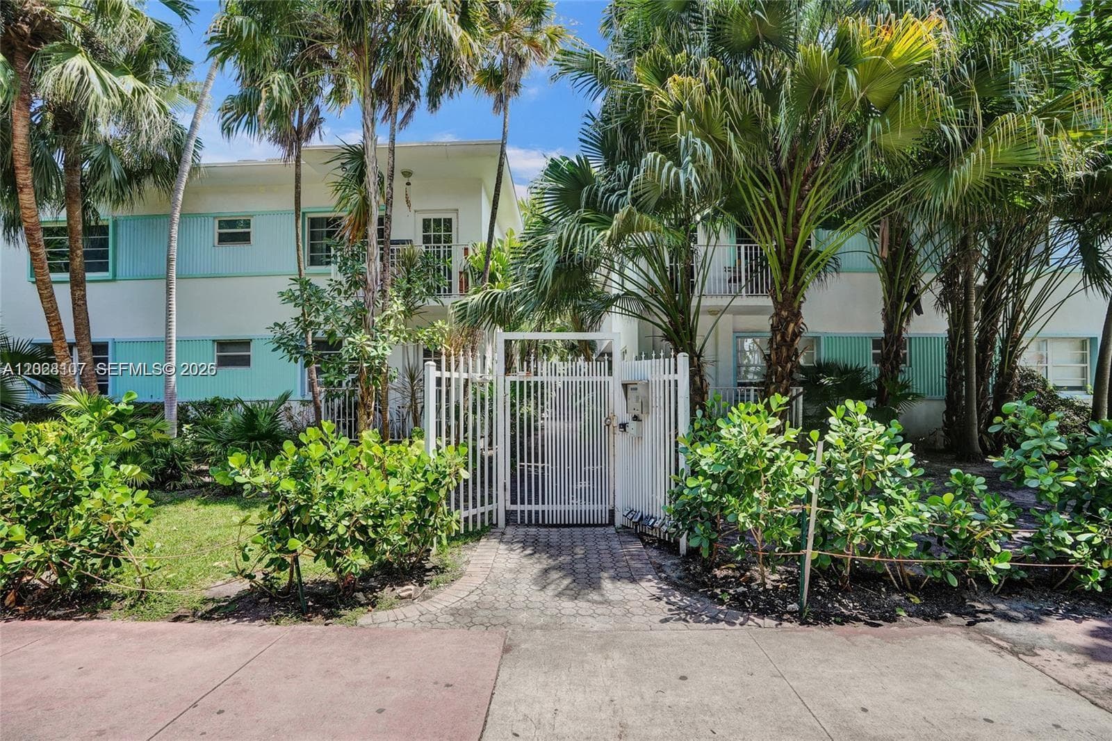MERIDIAN COURT CONDO · #104 in Miami Beach - Photo 12