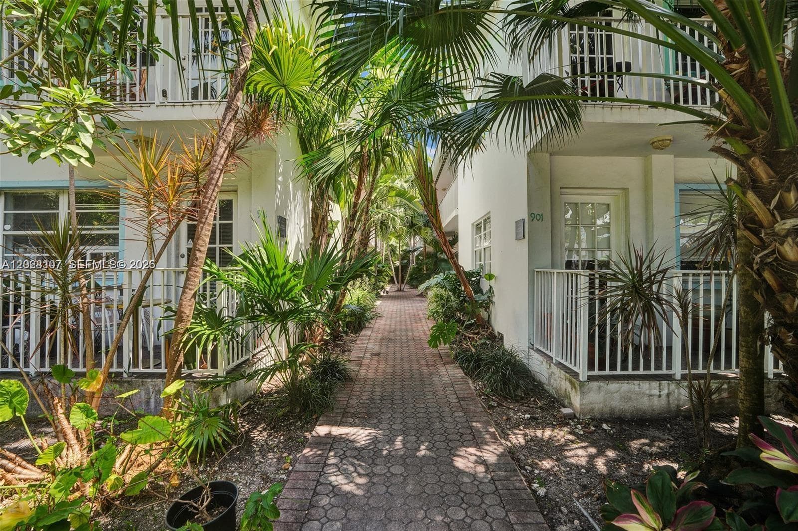 MERIDIAN COURT CONDO · #104 in Miami Beach - Photo 4