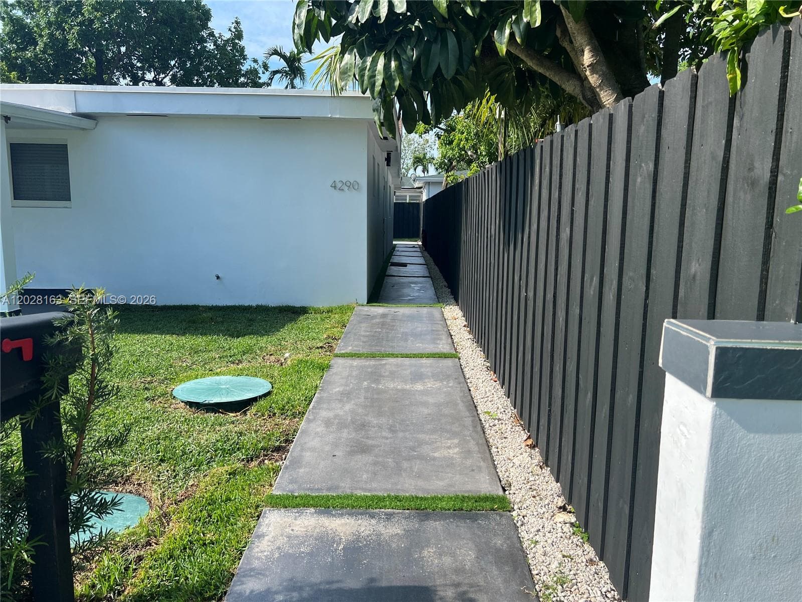 TAMIAMI GROVES NO 2 · #B in Miami - Photo 2