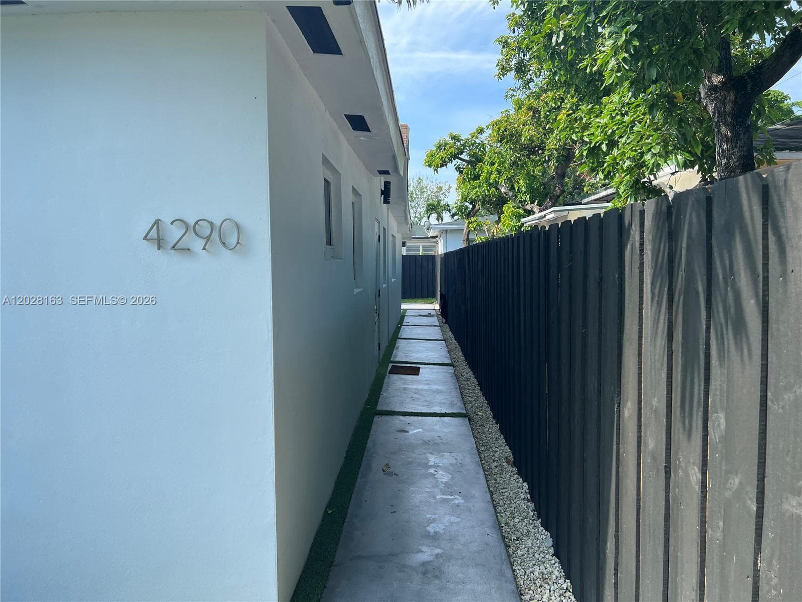 TAMIAMI GROVES NO 2 · #B in Miami - Photo 3