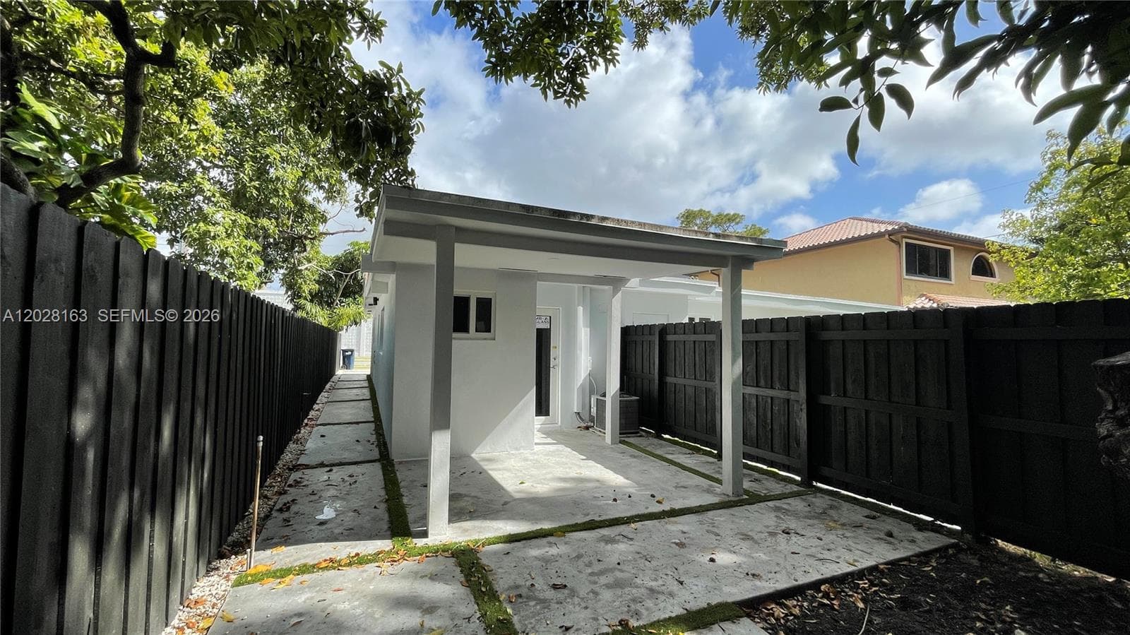TAMIAMI GROVES NO 2 · #B in Miami - Photo 4