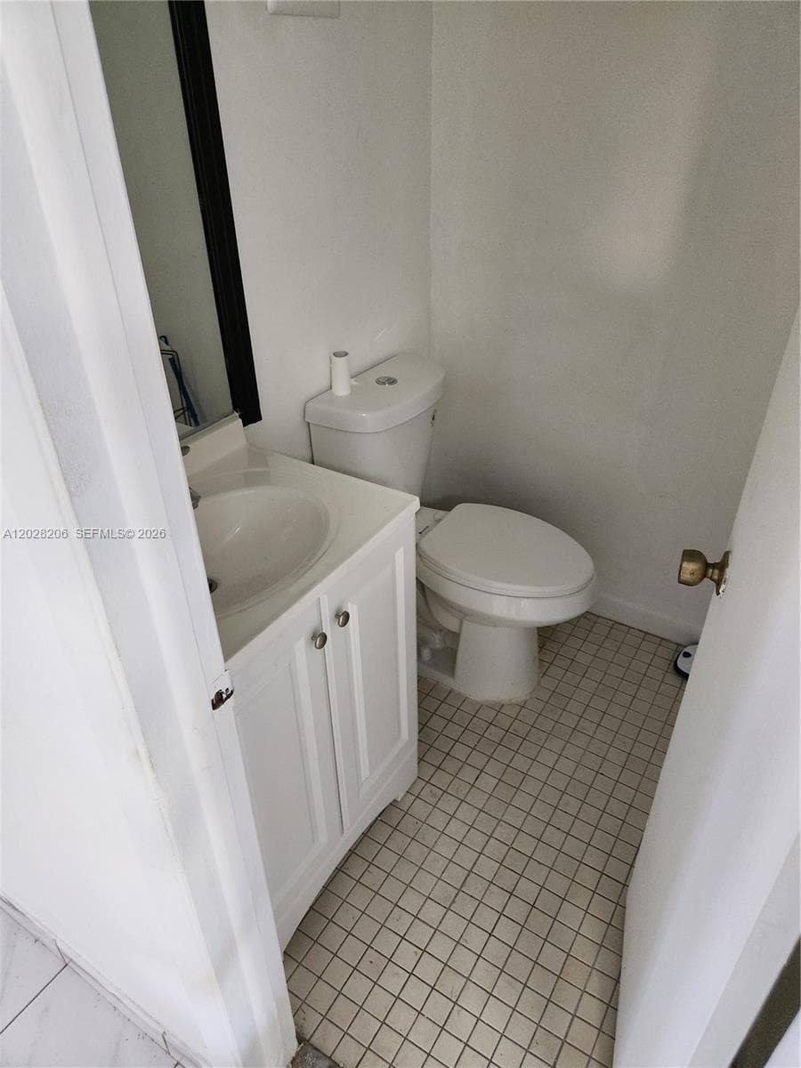9430 SW 170th St #302 photo 2