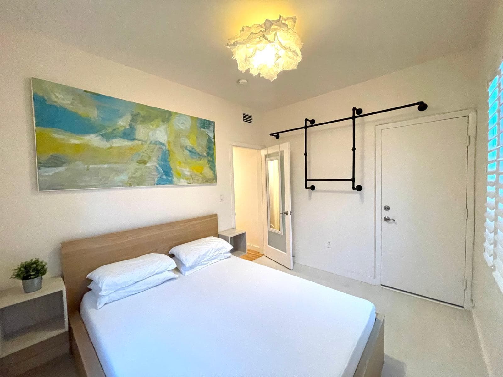 815 Bedroom with Closet