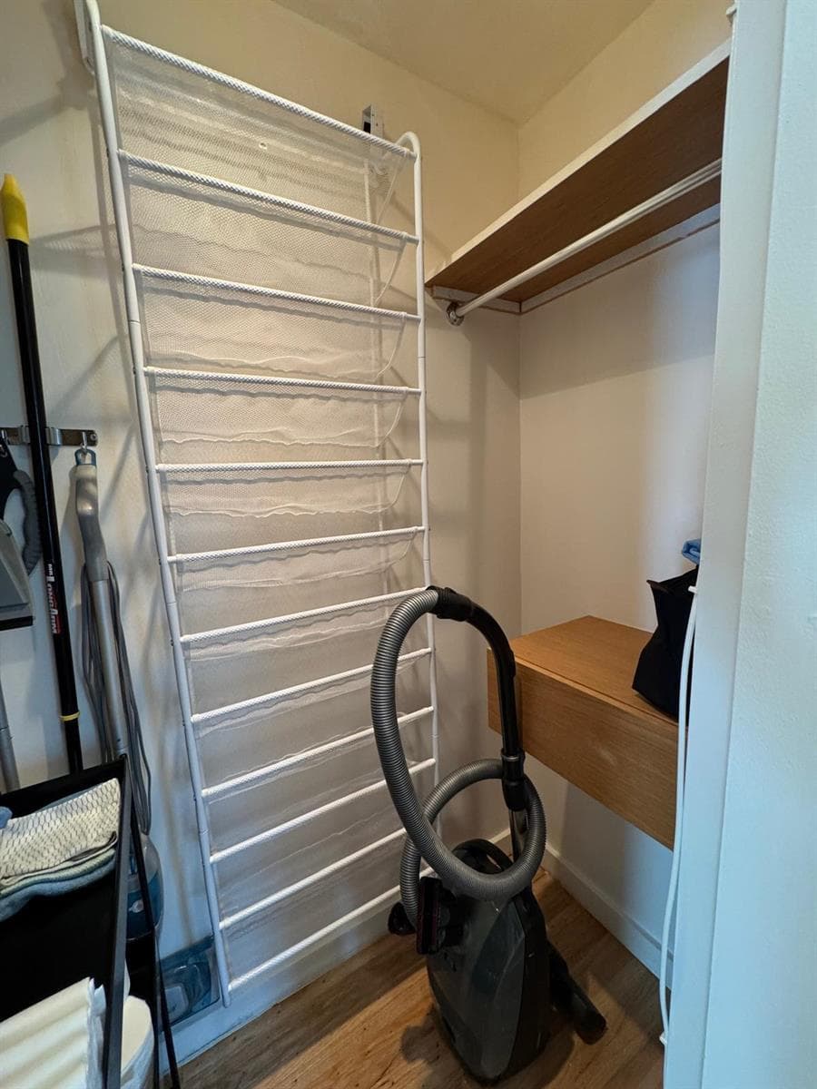 815 Closet 2