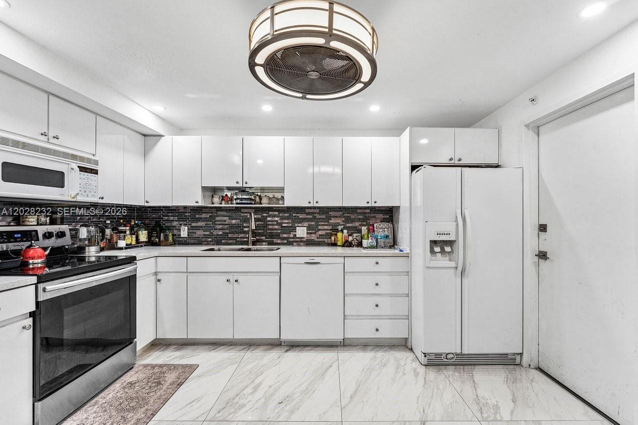 Renaissance II · #1206 in Pompano Beach - Photo 40