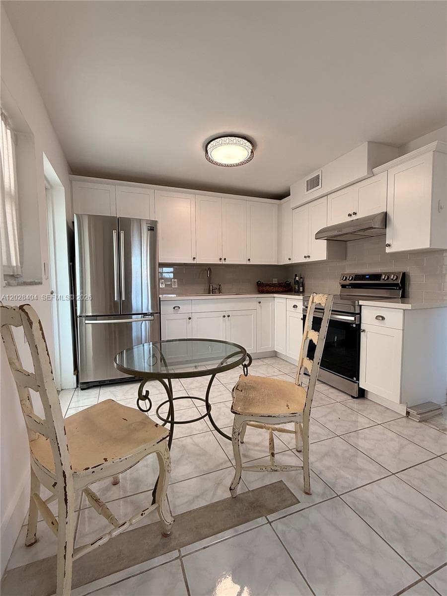 Lincoln Plaza Condo · #301 in Miami Beach - Photo 1