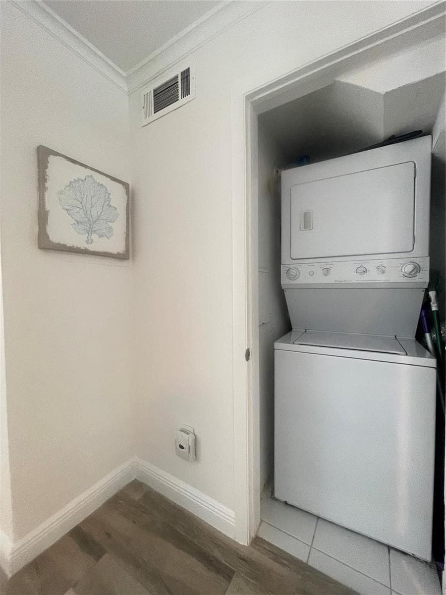 Washer/Dryer in unit