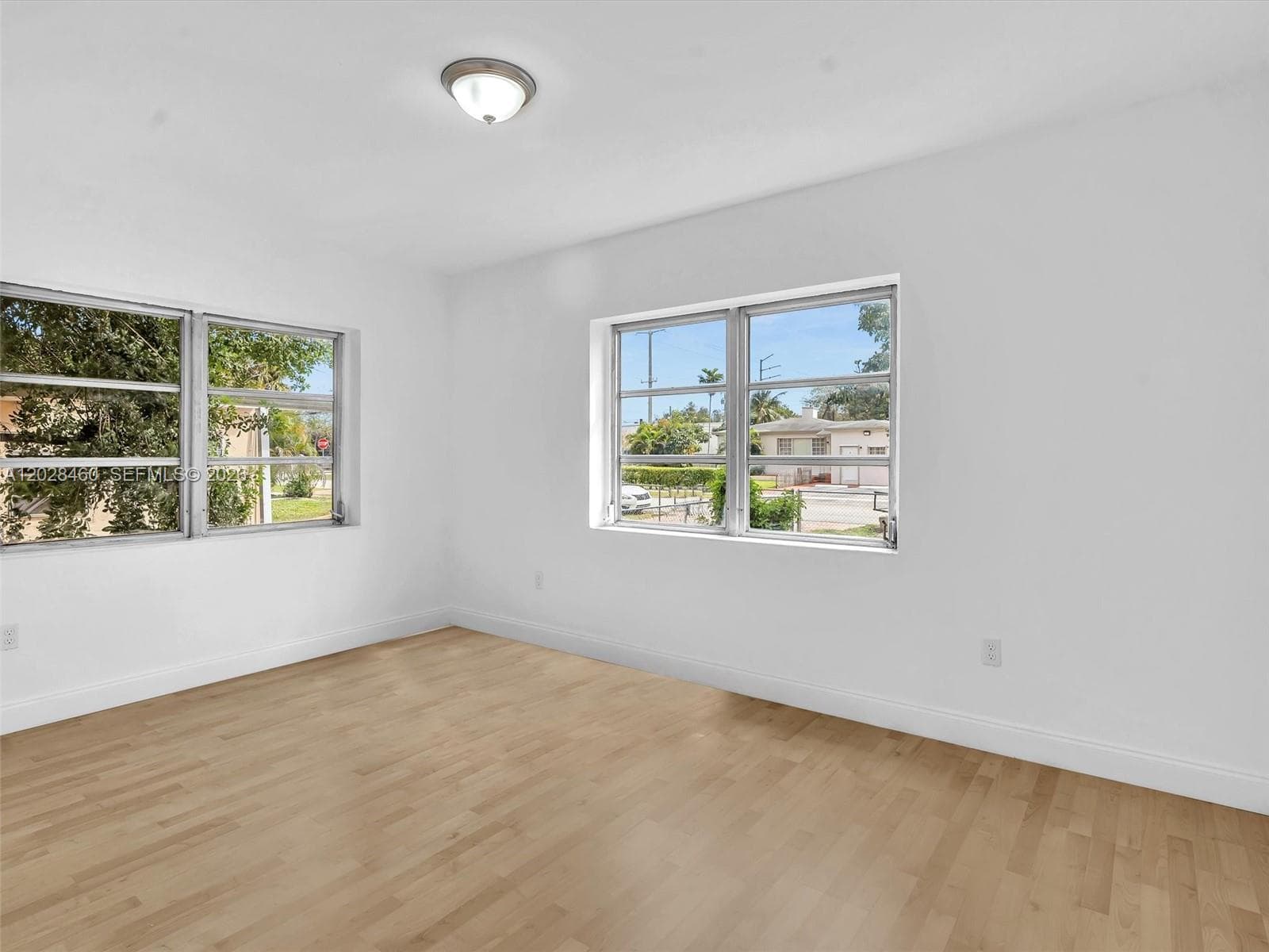 1365 NE 130th St photo 17
