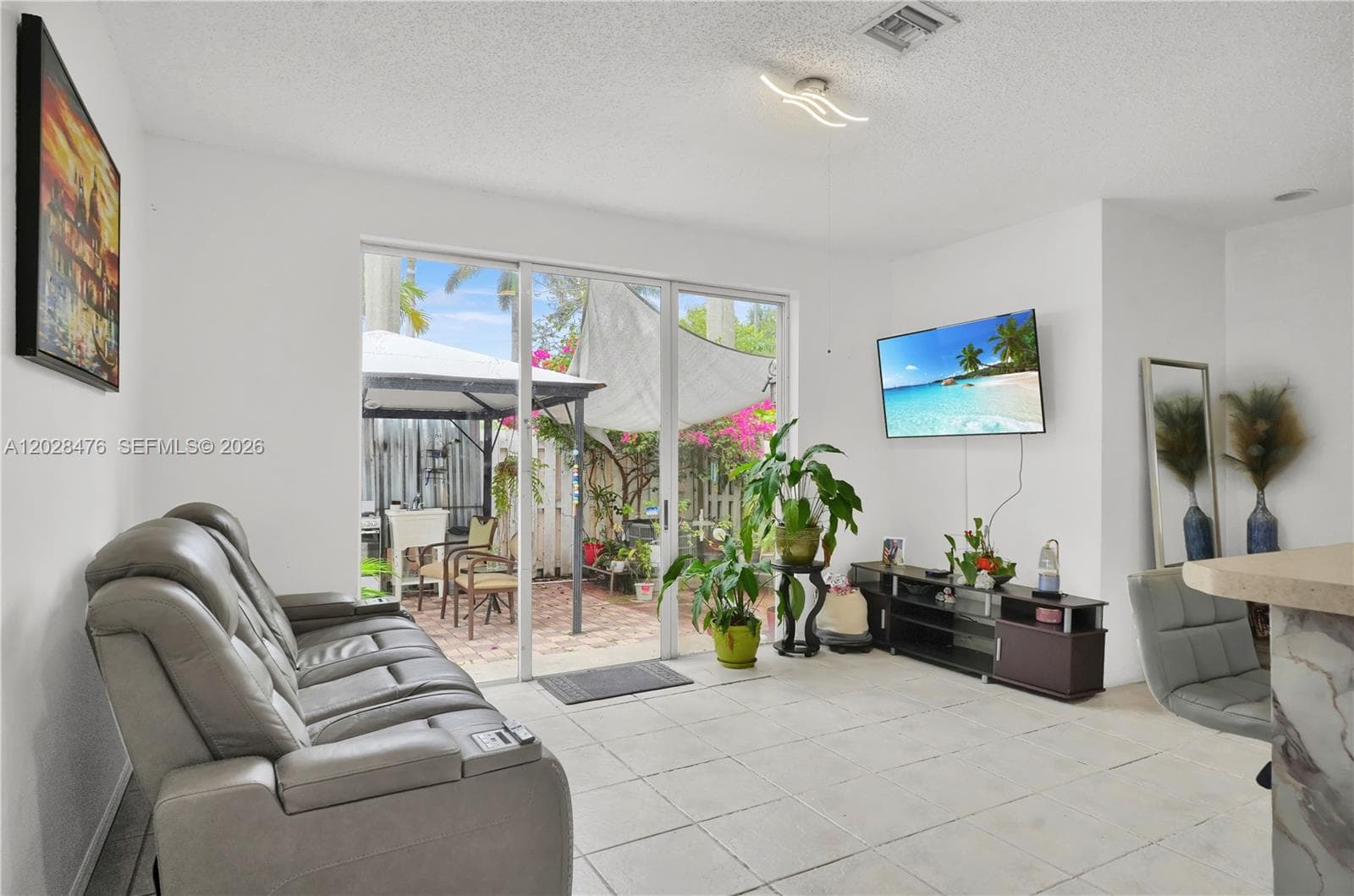 4287 NE 10 ct photo 3