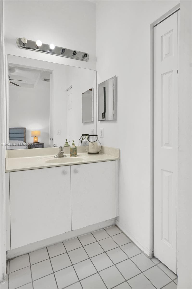 4287 NE 10 ct photo 15