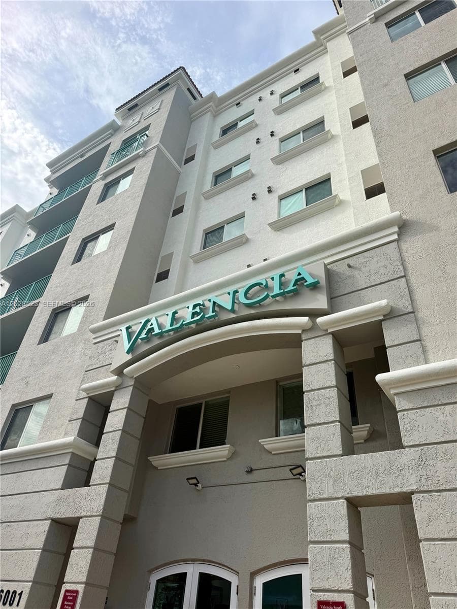 VALENCIA CONDO · #114 in South Miami - Photo 23