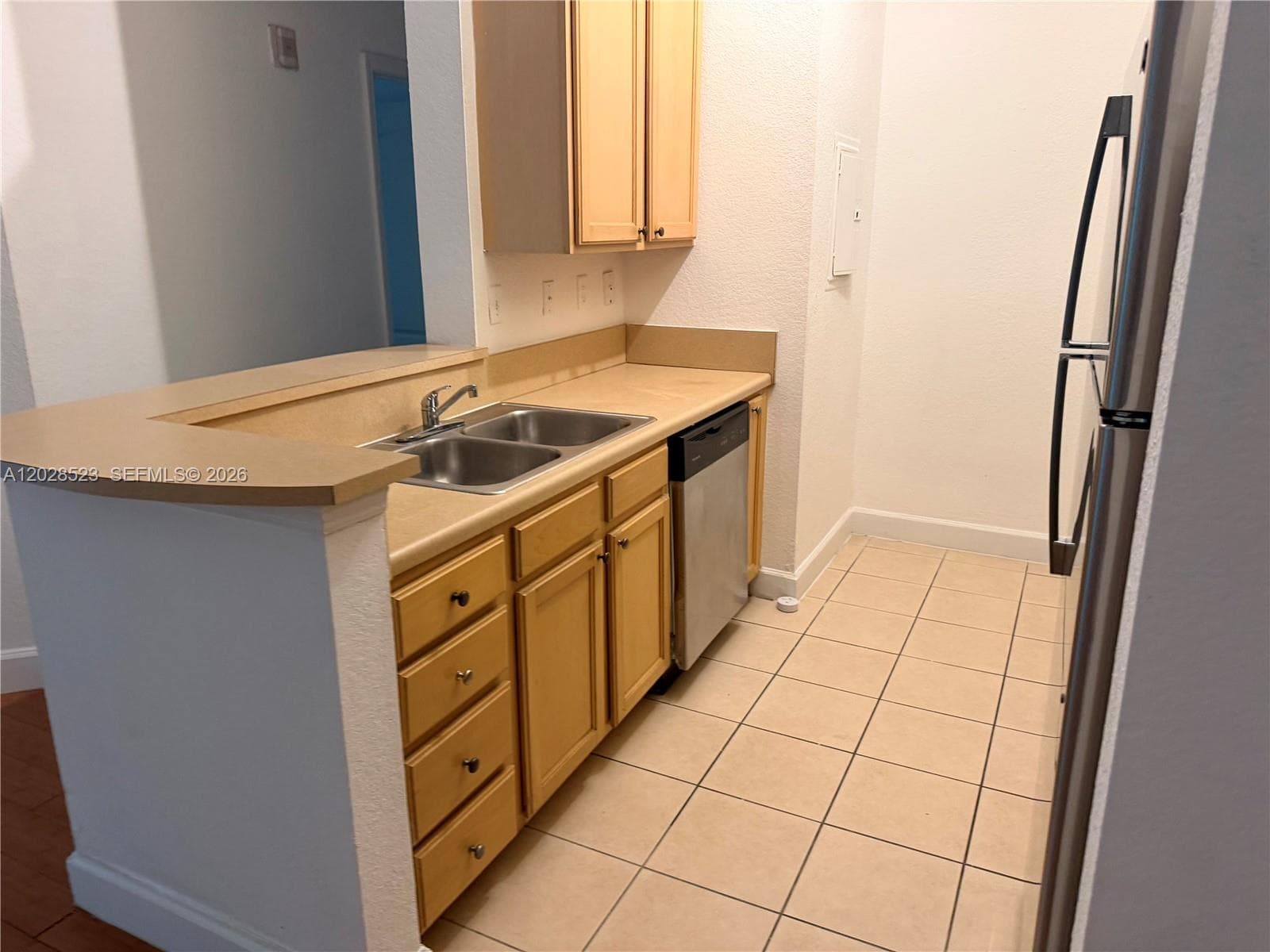 VALENCIA CONDO · #114 in South Miami - Photo 26