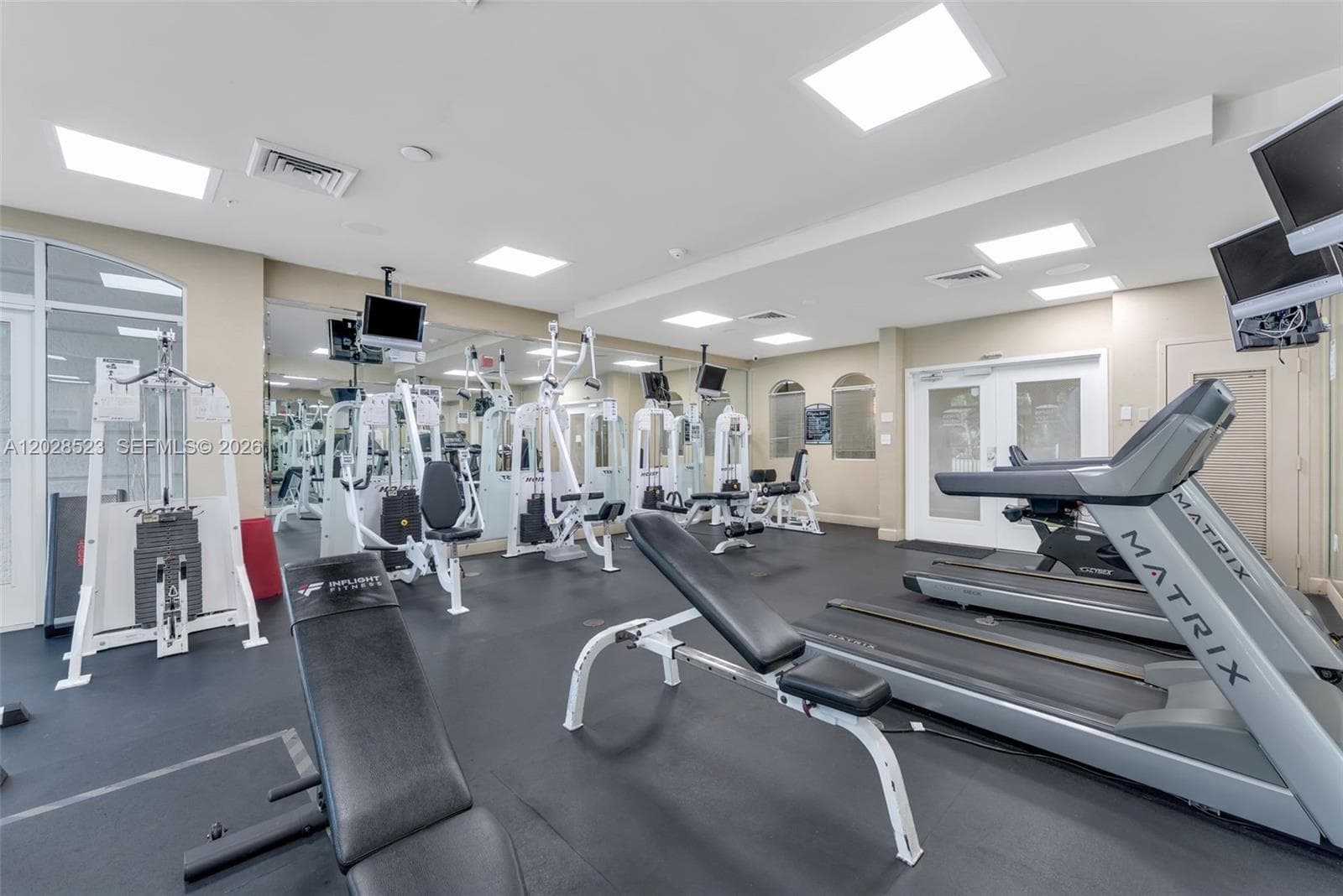 VALENCIA CONDO · #114 in South Miami - Photo 4