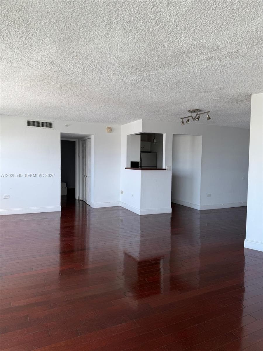 OCTAGON TOWERS I CONDO · #7C in Miami Beach - Photo 1