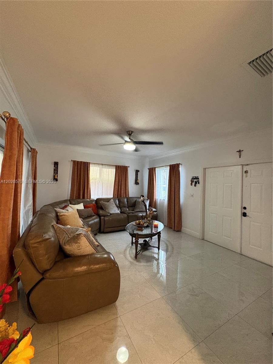 1351 NE 41st Pl #0 photo 3