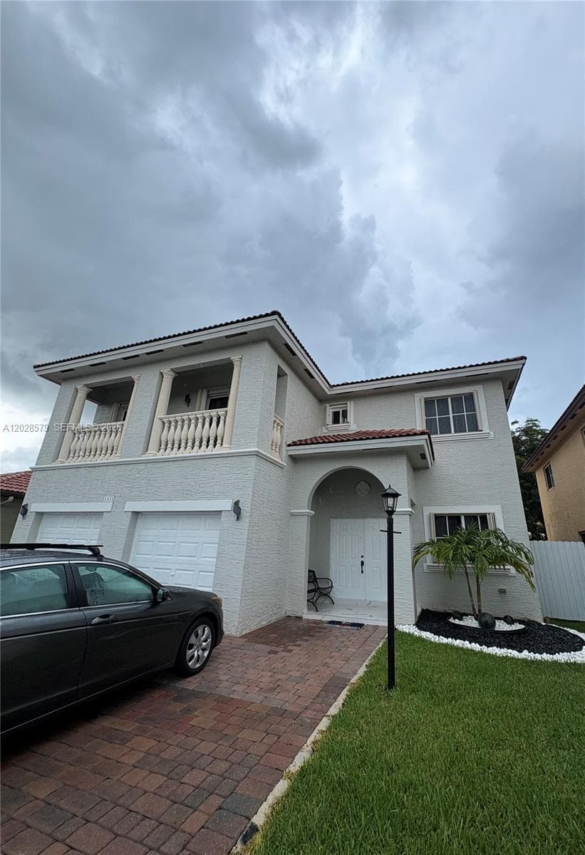 1351 NE 41st Pl #0 photo 1