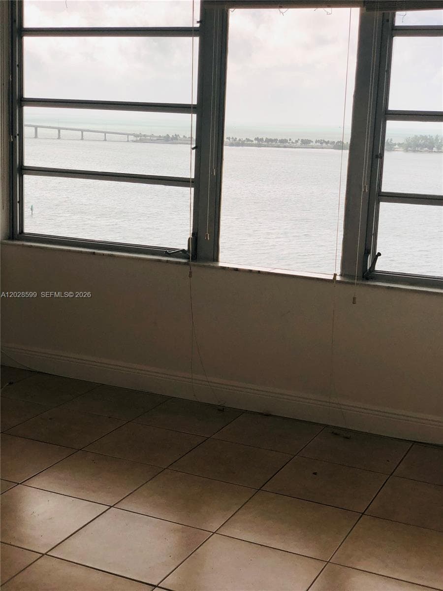 BAYSHORE CO OP INC · #PH-5 in Miami - Photo 16