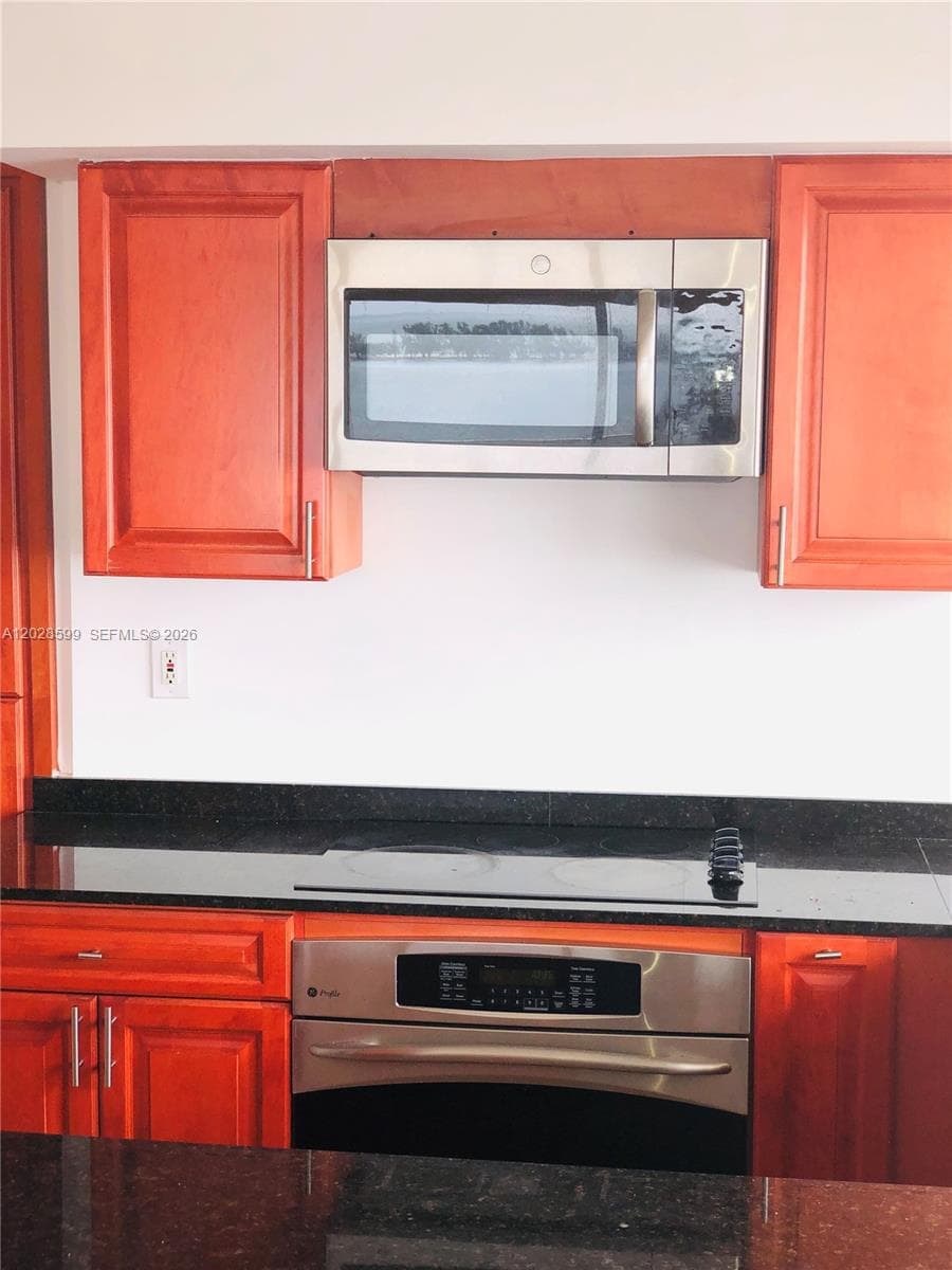 BAYSHORE CO OP INC · #PH-5 in Miami - Photo 11