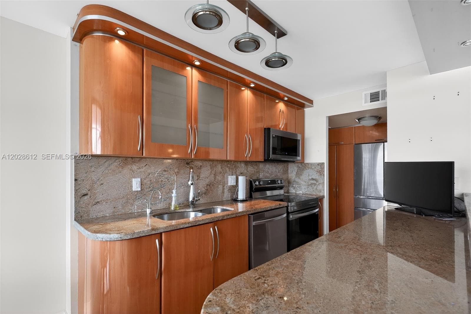 Winston Towers 300 Condo · #902 in Sunny Isles Beach - Photo 10