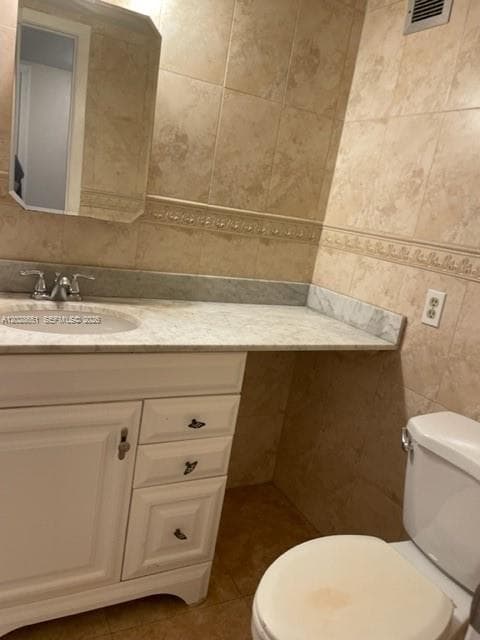 COMMODORE PLAZA CONDO · #2504 in Aventura - Photo 6