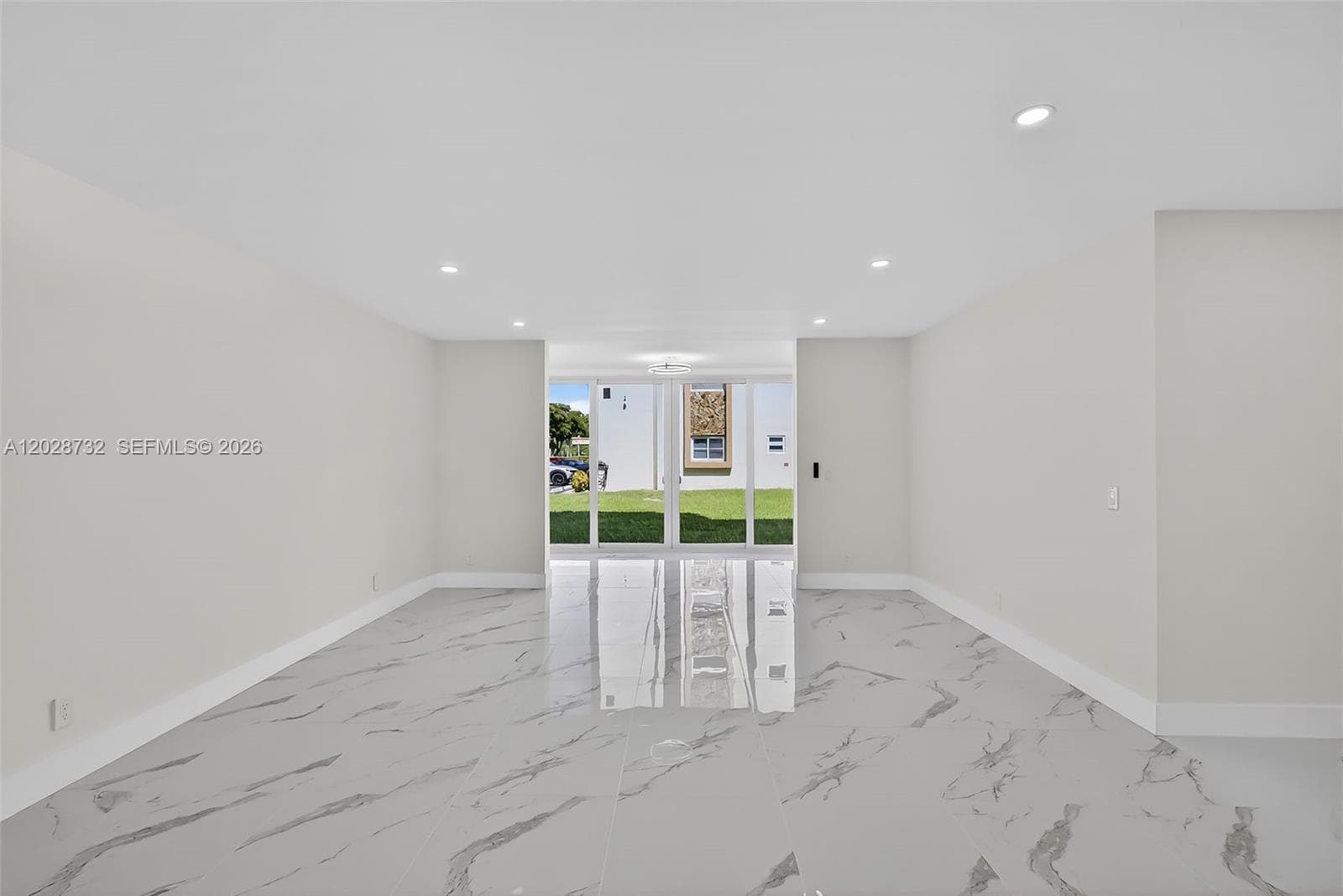 MEADOWBROOK LAKES CONDO · #102 in Dania Beach - Photo 6