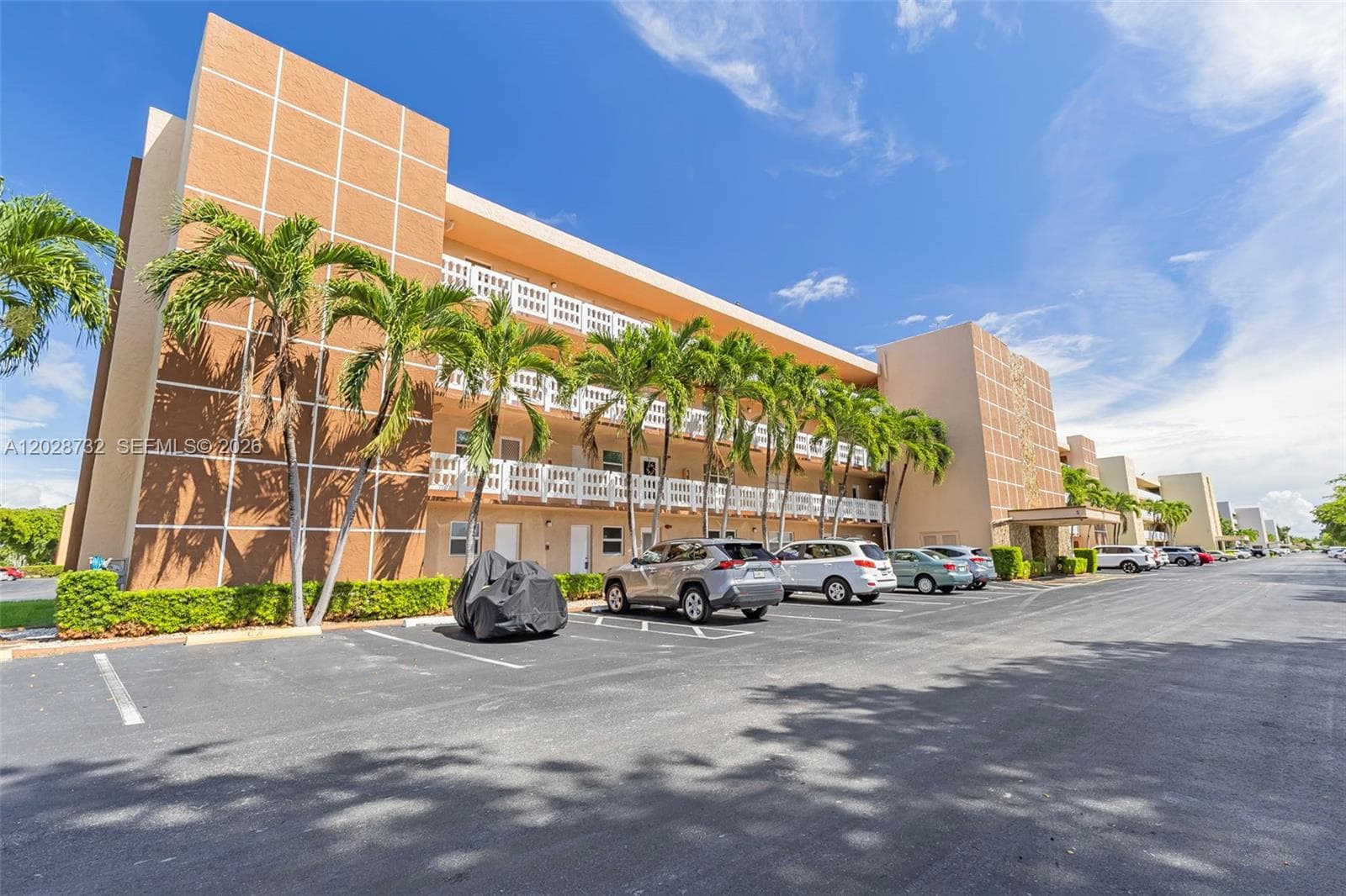 MEADOWBROOK LAKES CONDO · #102 in Dania Beach - Photo 28
