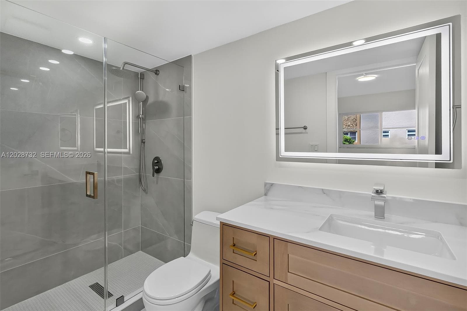 MEADOWBROOK LAKES CONDO · #102 in Dania Beach - Photo 5