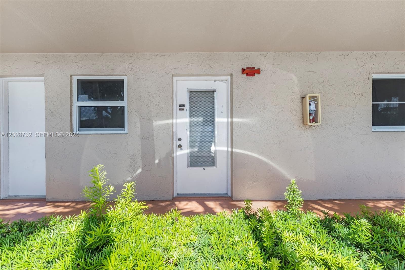 MEADOWBROOK LAKES CONDO · #102 in Dania Beach - Photo 25