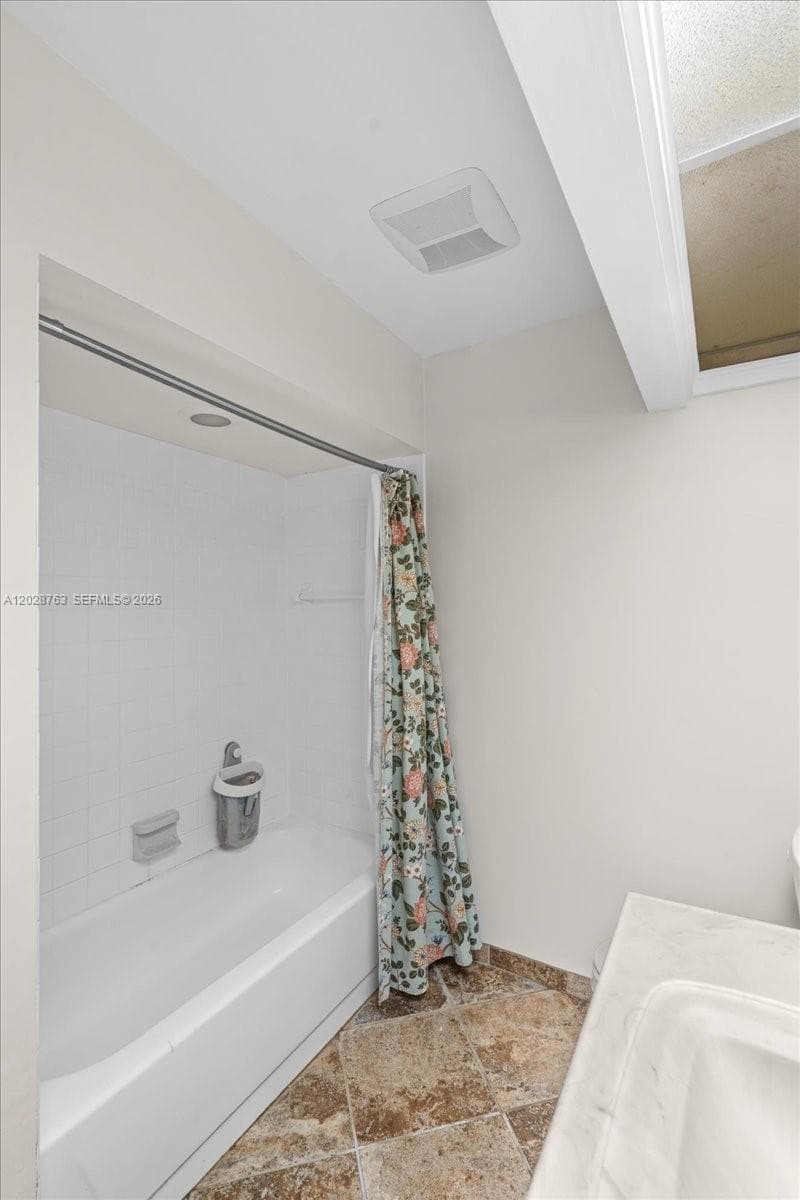 1571 NW 20th St photo 37